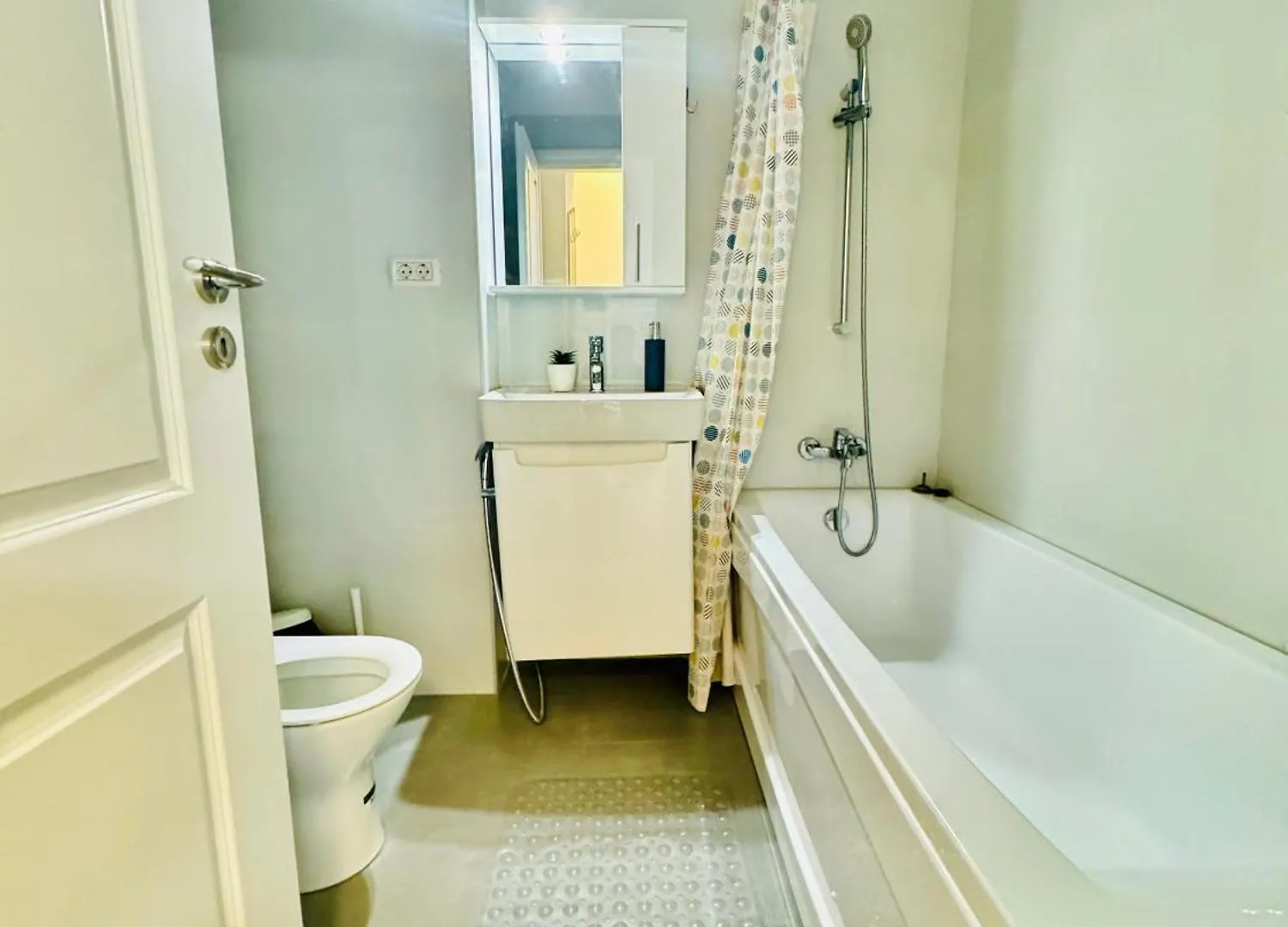 Fusion Apartment In Sector 5 Aproape De Centru Fa1 ブカレスト ルーマニア